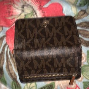 Michael kors phone wallet